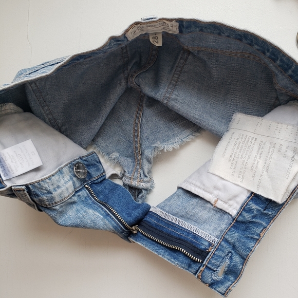 Current/Elliott The Concert Denim Cutoff Shorts Point Break 28 Light Distressed - Picture 7 of 8